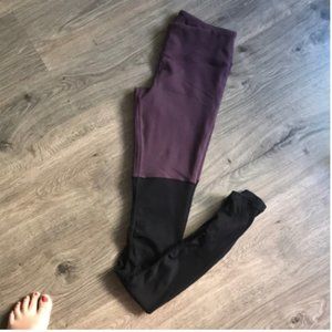 alo yoga two-toned leggings- size small